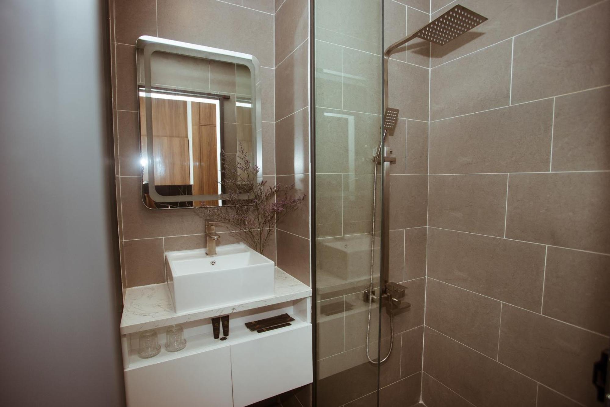 Lee Charming Hotel Nha Trang Buitenkant foto